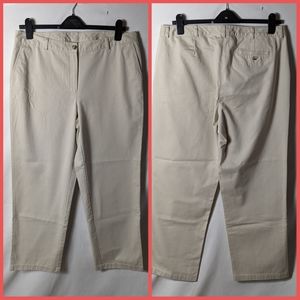 L.L. Bean favorite fit cotton chinos sz 16